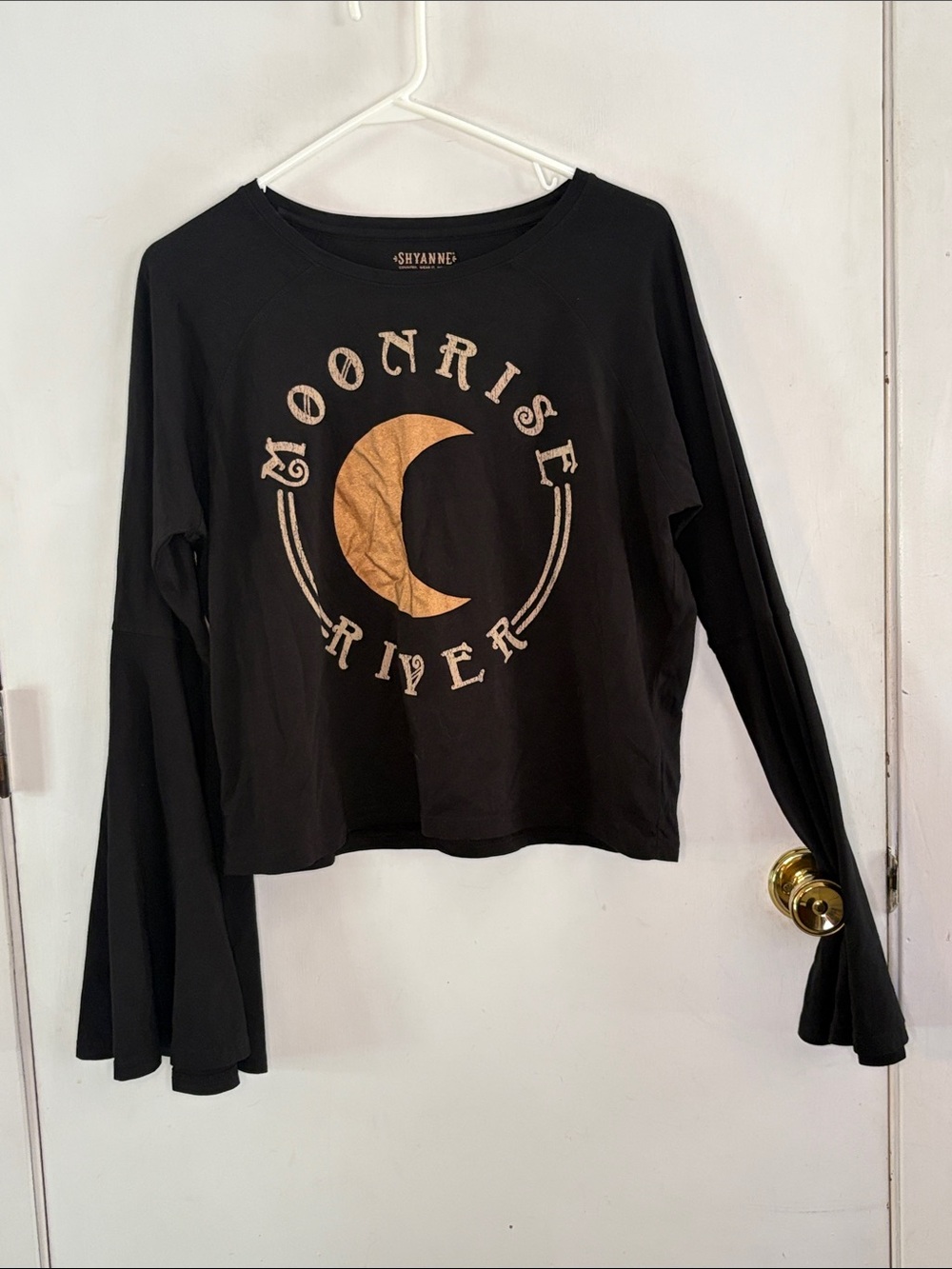 Shyanne Moonrise River graphic black long sleeve t-shirt with bell sleeves Sz XL